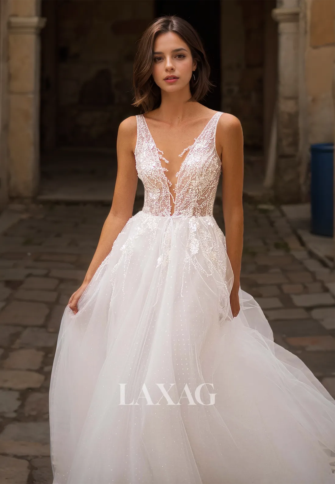 A-Line Spaghetti Straps Tulle A-Line Wedding Dress V-Neck Sleeveless Applique Beaded Bride Gowns