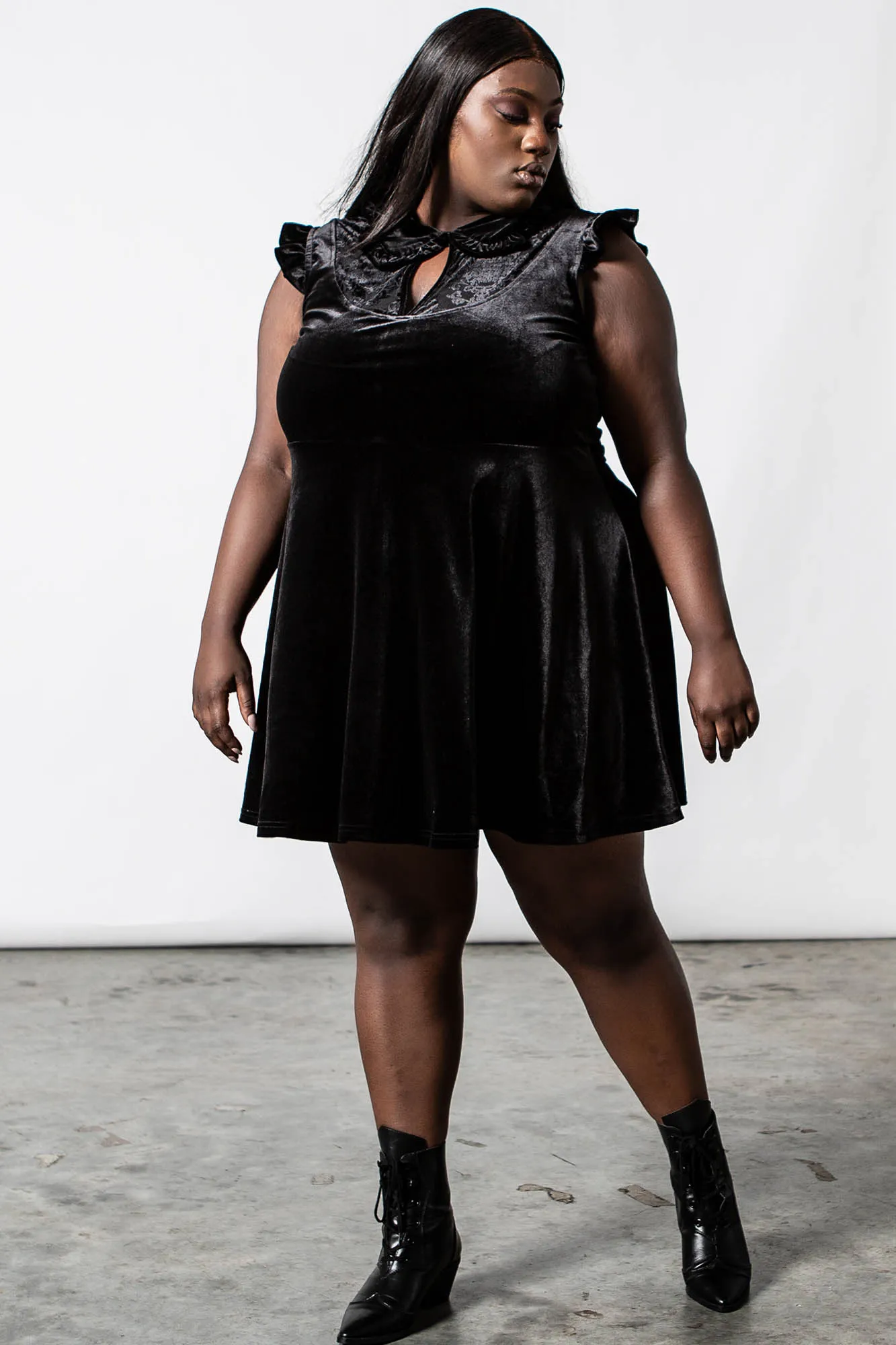 Amaymon Collar Dress