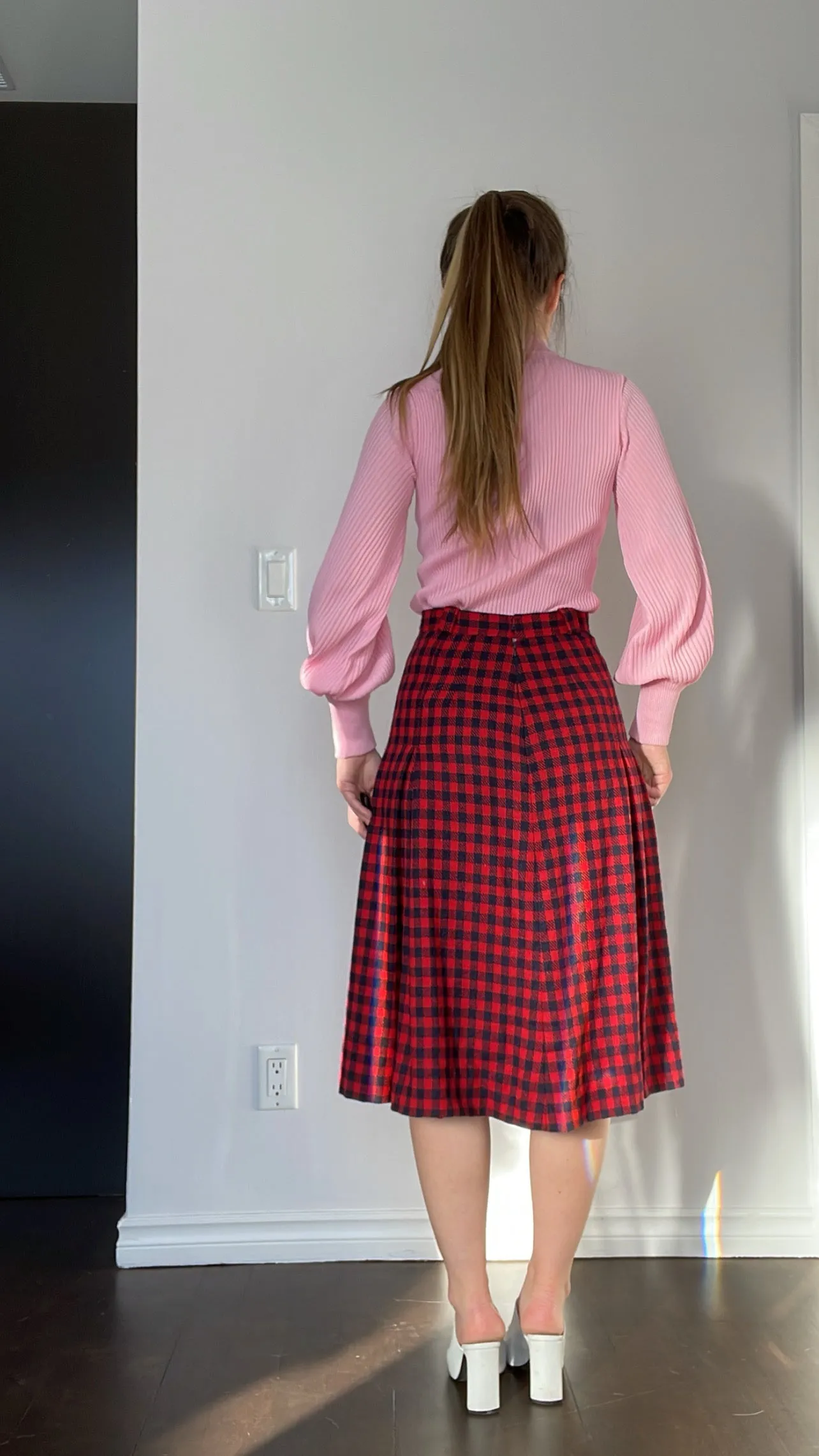 Aquascutum Wool & Silk Houndstooth Plaid Pleated Skirt -27