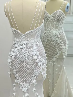 Elegant Romantic Lace Wedding Dress Low Back