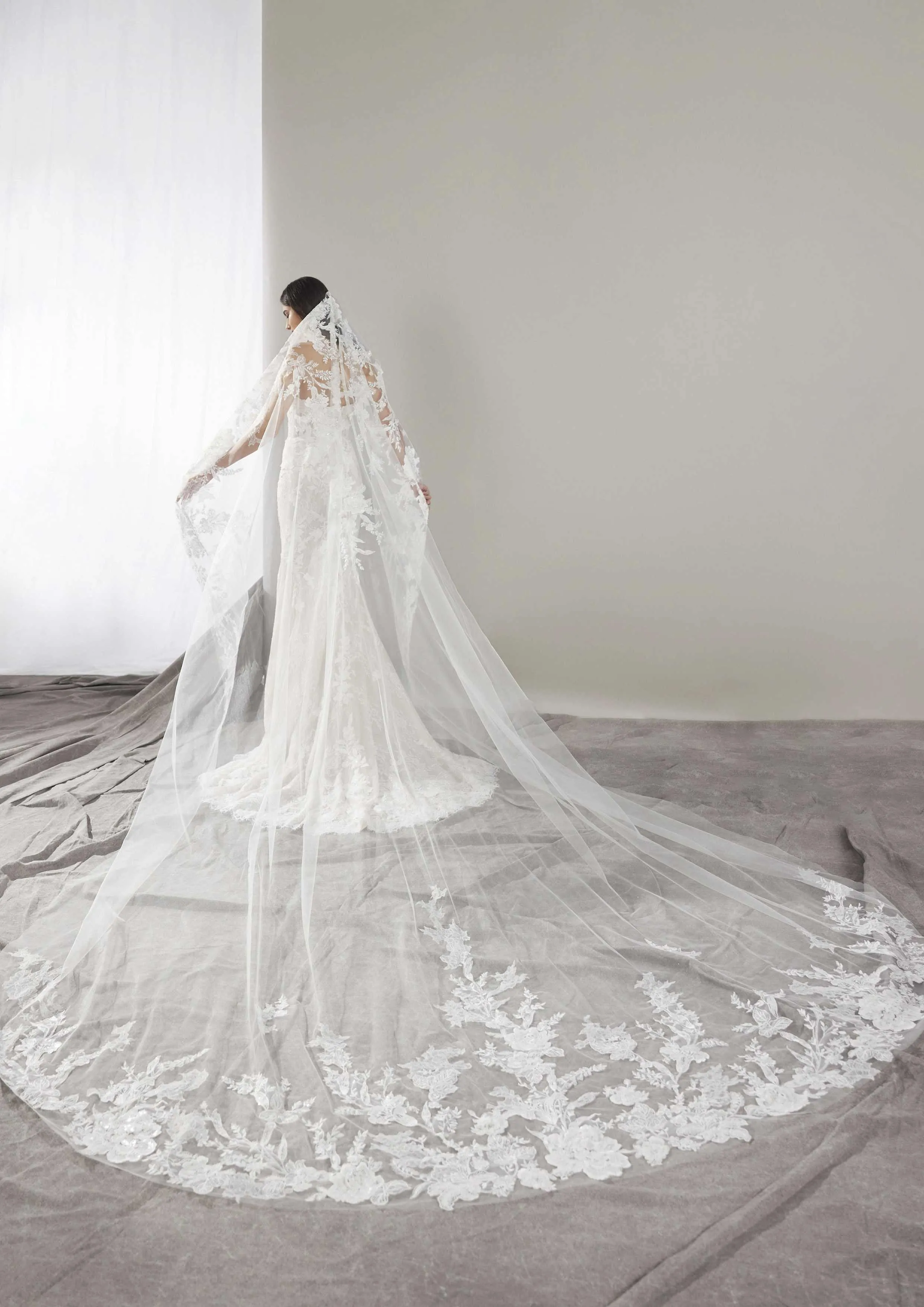 Pronovias: Hart