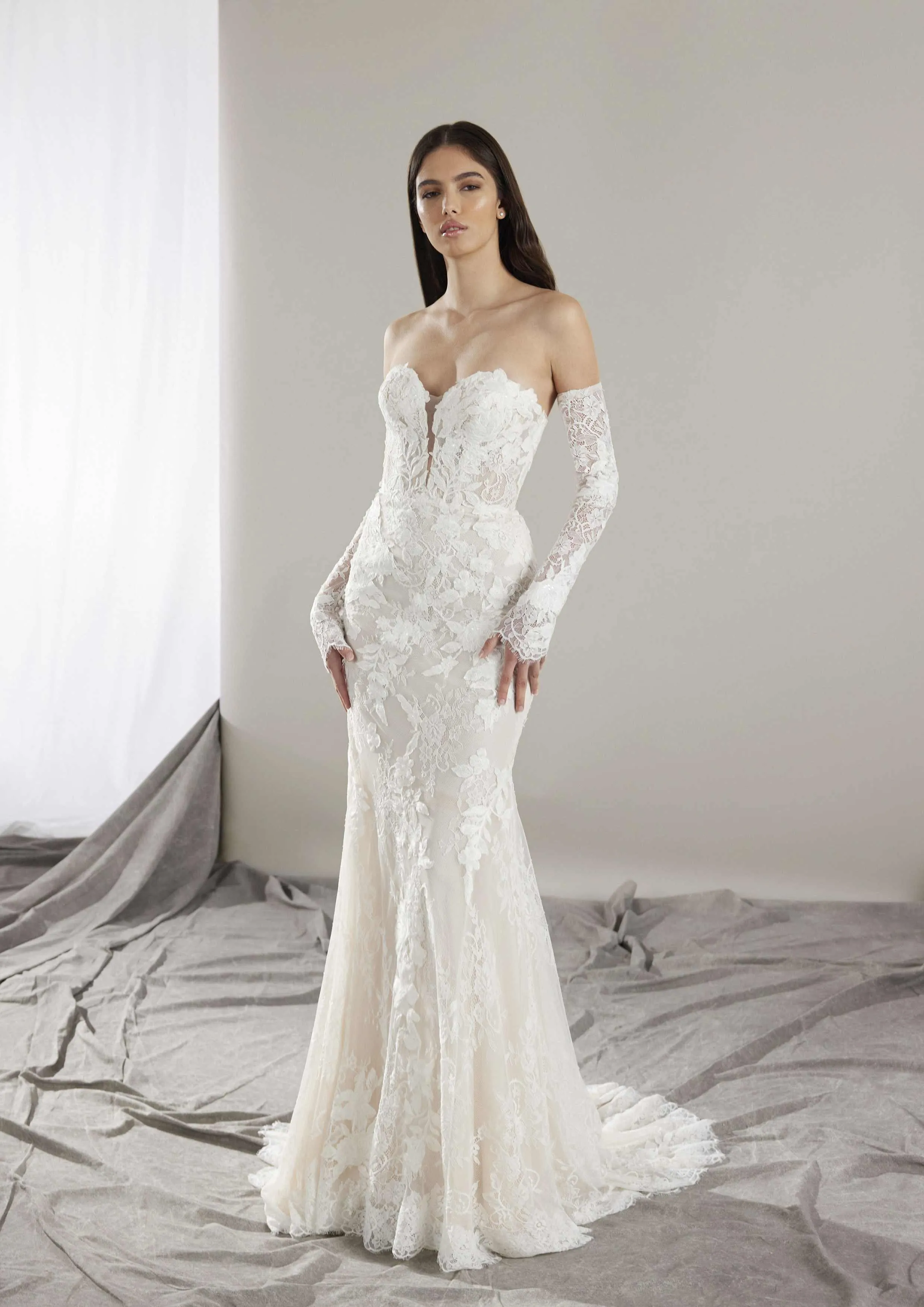 Pronovias: Hart