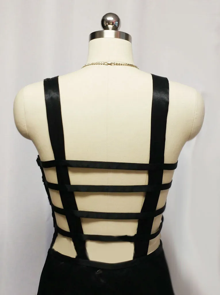 *SOPHISTICATED VINTAGE NIGHT MOVES BY HAL BLACK EVENING GOWN WITH A SPARKLING RHINESTONE BELT AND A FABULOUS BACK - PERFECT FOR THE HOLIDAYS