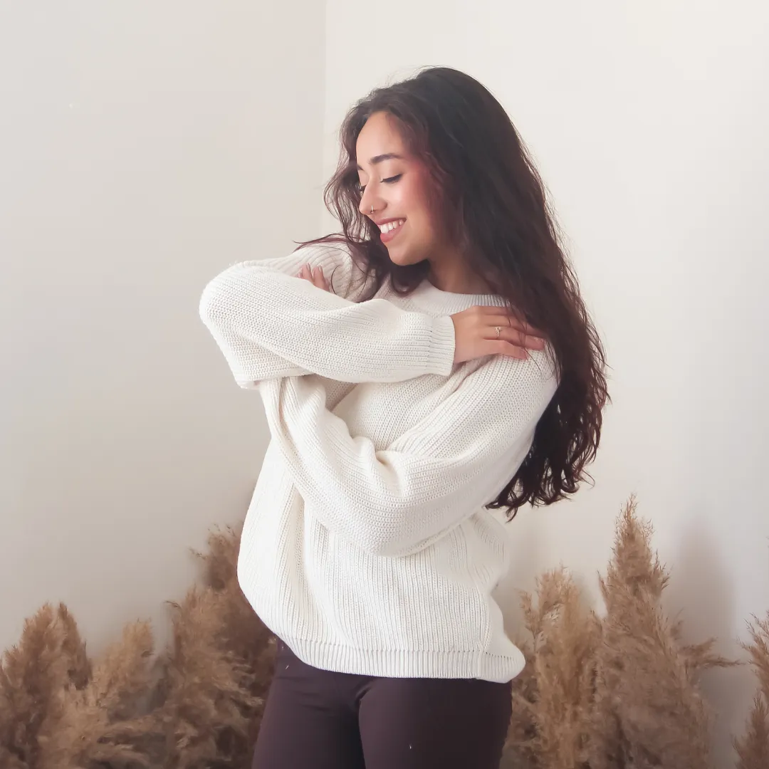 Yuki Pullover – Handknitted Winter Elegance for Modern Women